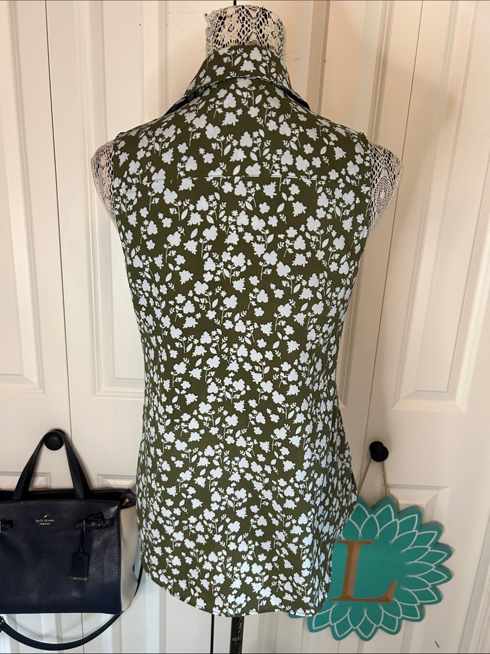 Cabi Keepsake blouse 3614 size XS - Picture 7 of 13